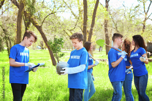 Group of young volunteers i...
