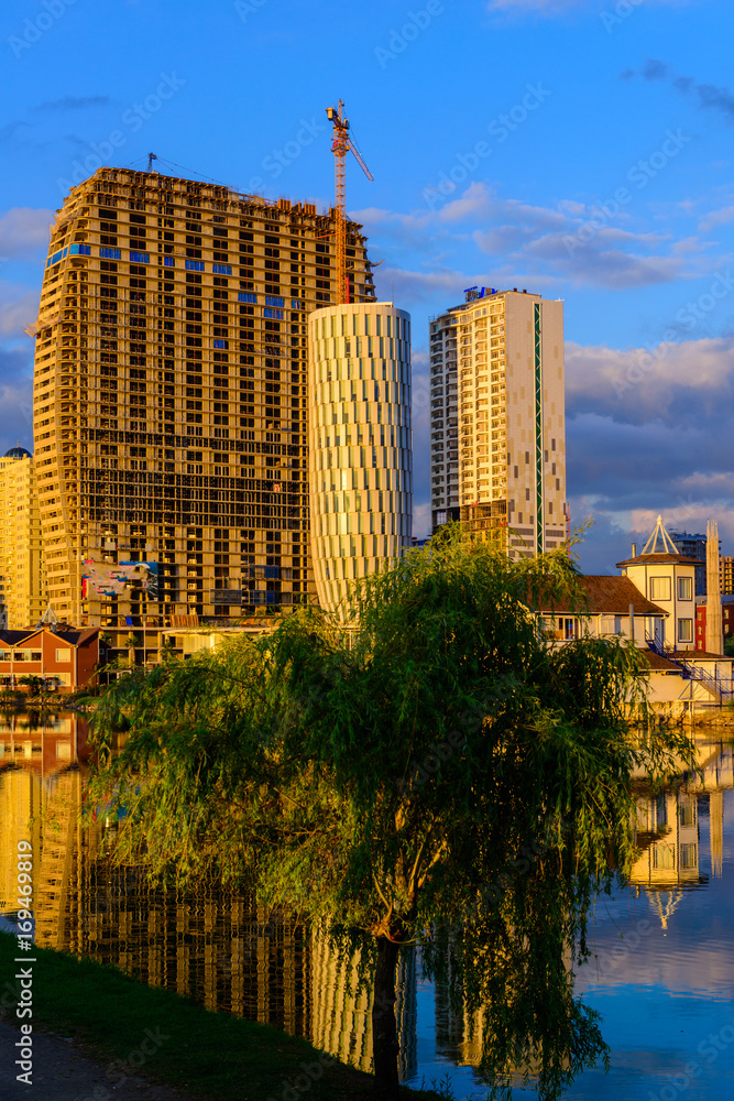 Fototapeta premium Amazing city landscape with beautiful sunset sky