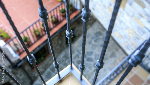 Metal protection in a balcony