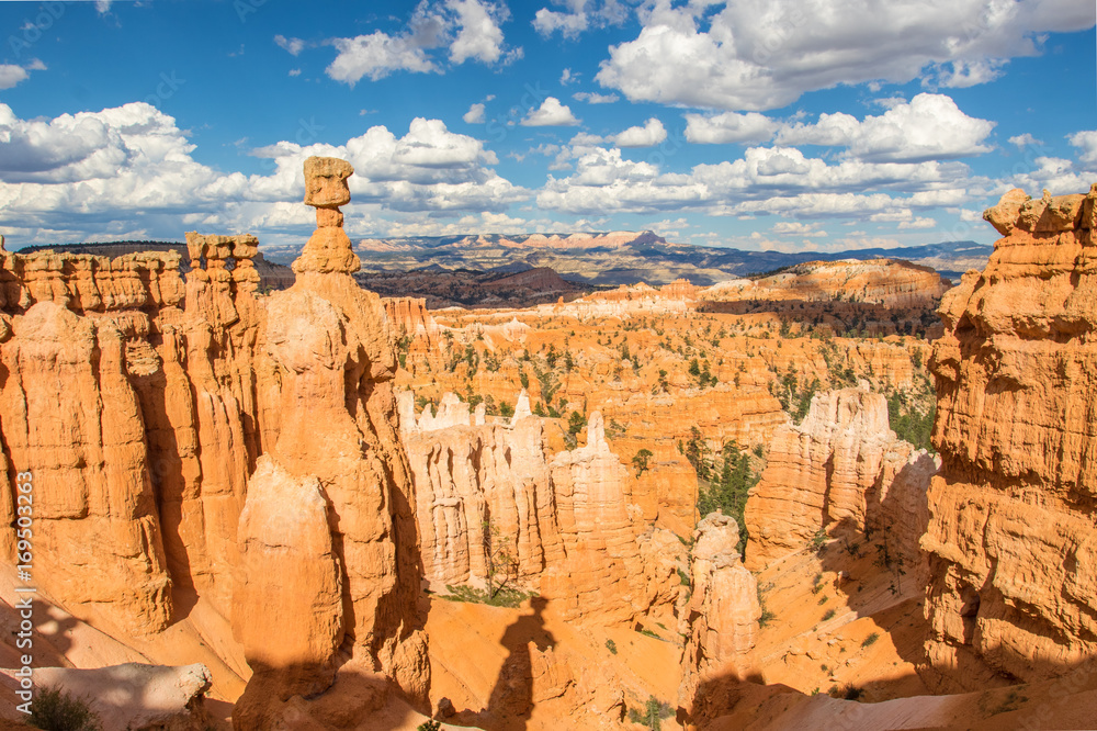 Thor's Hammer and other hoodoos in Bryce Canyon
