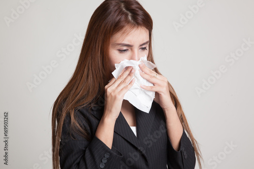 Young Asian woman got sick and flu.