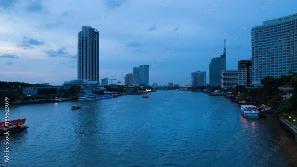 Day to night of boats on the Chao Phraya River
Bangkok Day to night of boats on the Chao Phraya River
Bangkok