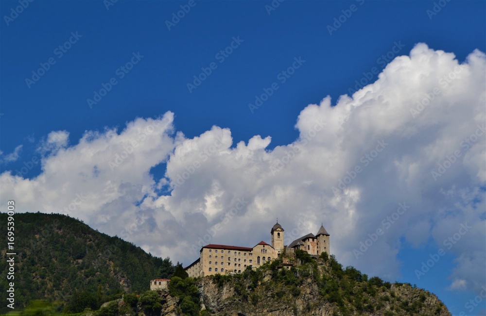 Burg in den Alpen