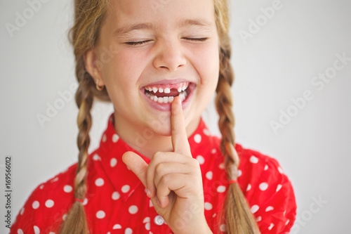 Tableau sur toile Child and tooth