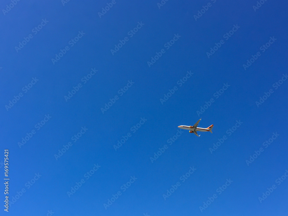 Obraz premium Flugzeug am Himmel Mallorcas