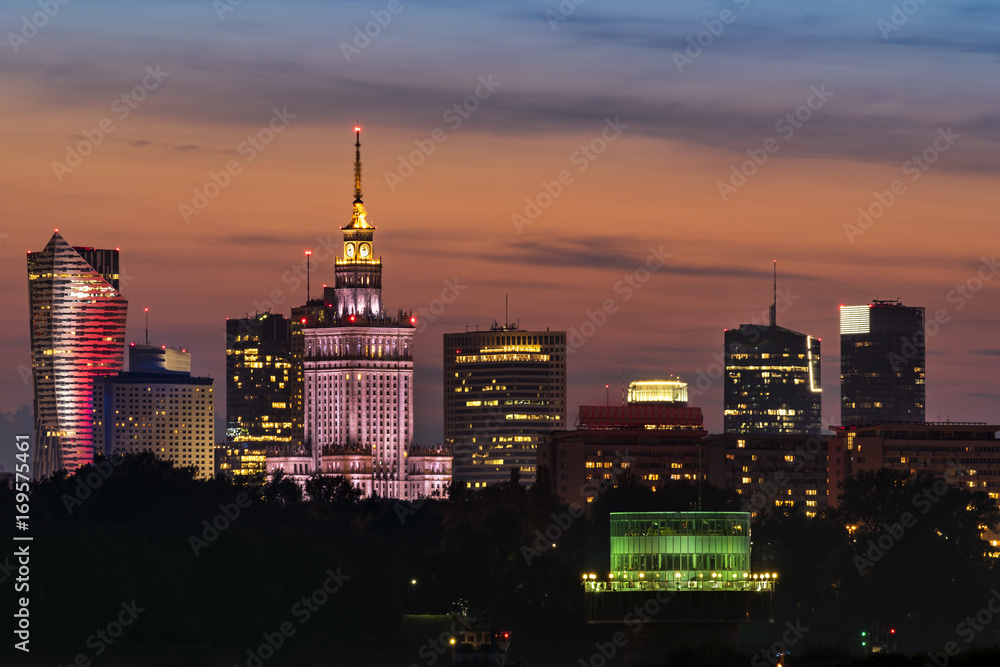 Obraz premium Widok na miasto w centrum Warszawy