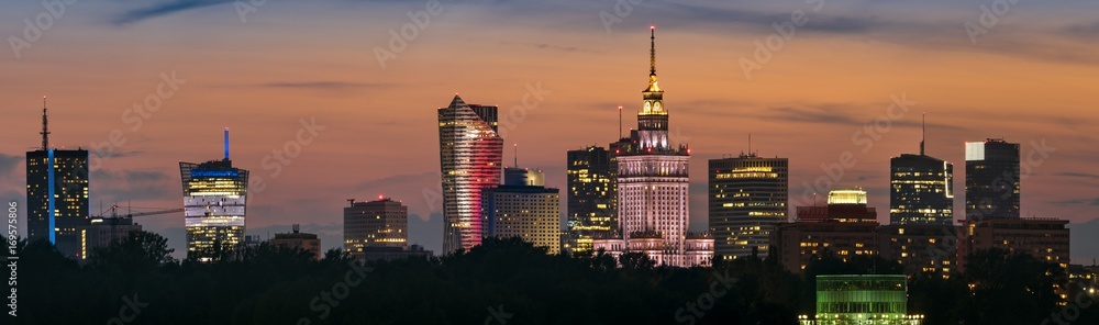 Obraz premium Panoramiczny widok na centrum Warszawy