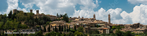 Fototapeta Naklejka Na Ścianę i Meble -  Blick auf Montalcino
