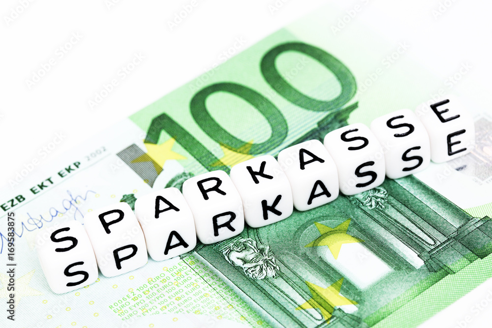 Sparkasse Buchstaben auf Geldschein Sparkasse Buchstaben auf Geldschein