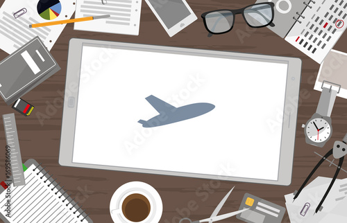 Schreibtisch mit Tablet - Flugzeug Reise