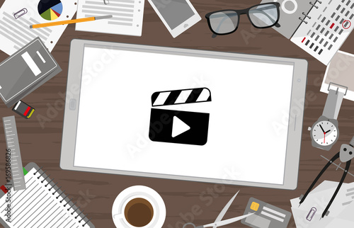 Schreibtisch mit Tablet - Filmklappe Video