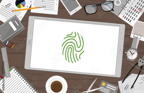 Schreibtisch mit Tablet - Fingerabdruck