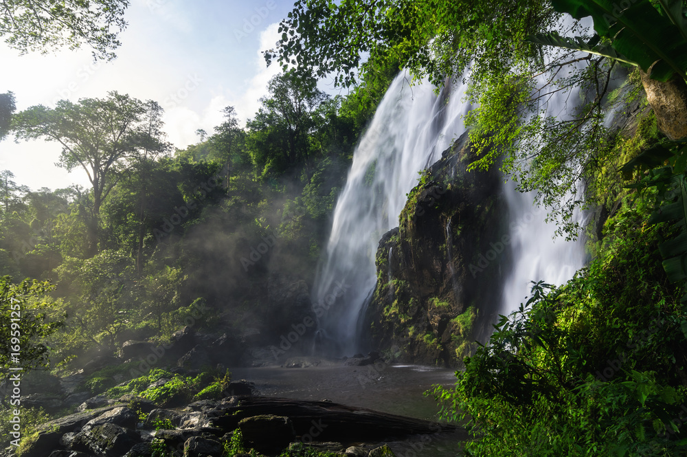 Fototapeta premium Klong lan waterfall.