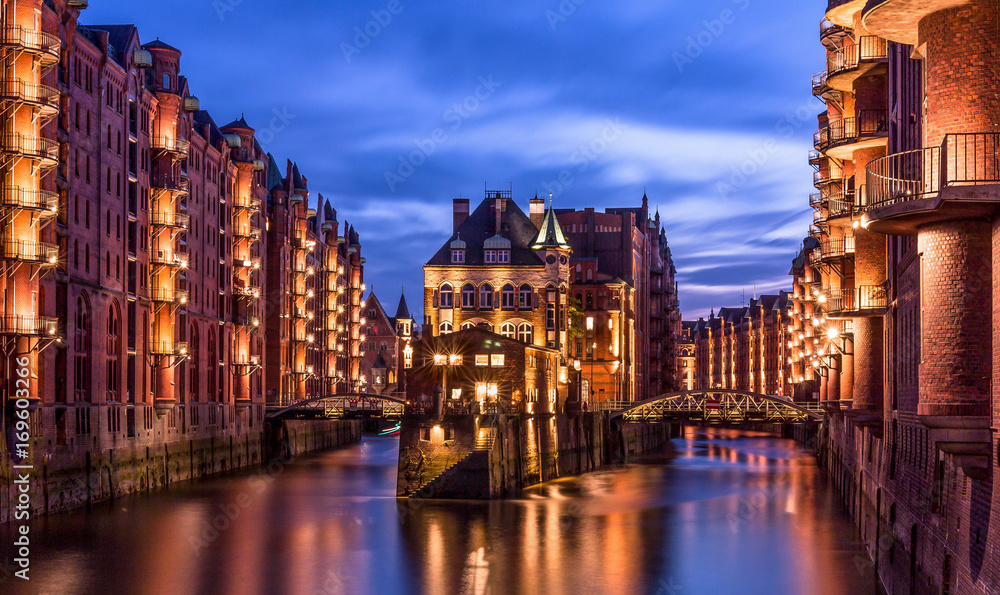Fototapeta premium Speicherschloss in der Speicherstadt Hamburg