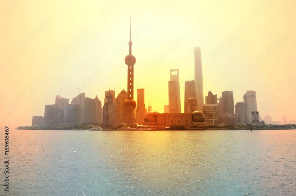 Fototapeta premium Sunrise view of Shanghai from Bund