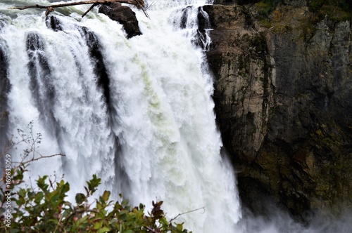 Washigton state waterfall photo