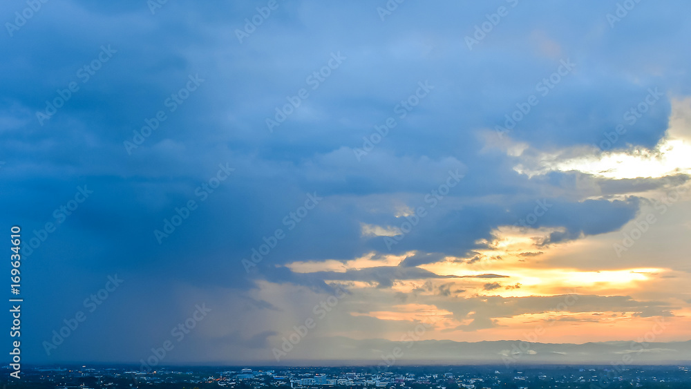 Obraz premium Beautiful sunset sky background