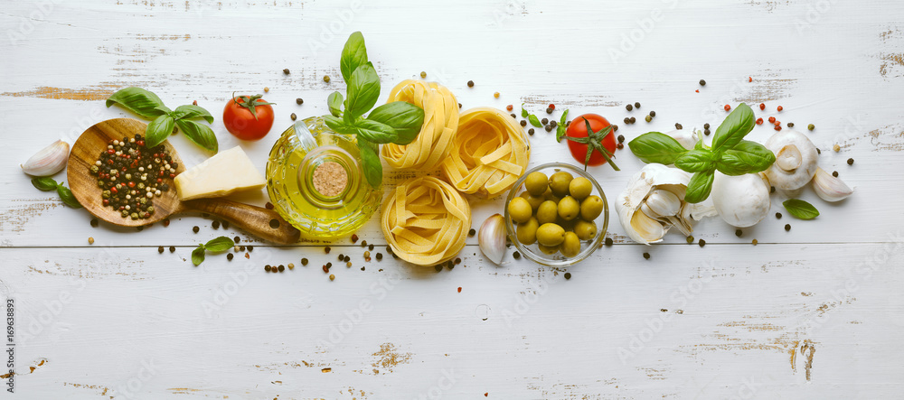 Italian pasta ingredients - obrazy, fototapety, plakaty 
