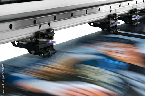 Large printer format inkjet working © jongsanguan