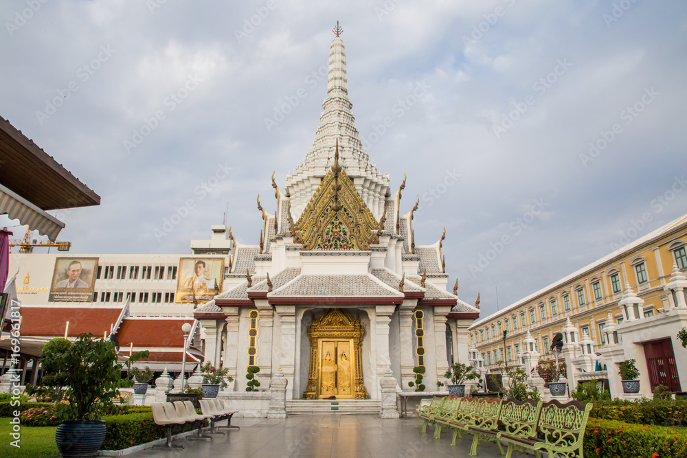 Fototapeta premium City Pillar Shrine