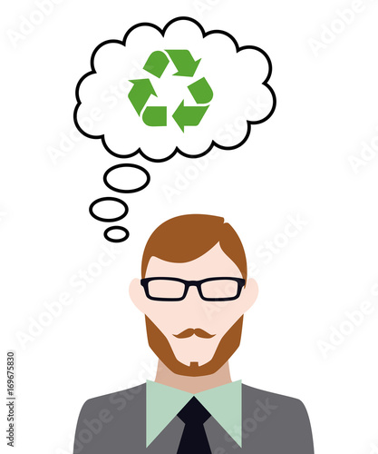 Person denkt an Recycling
