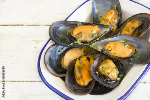 Mussels in the shell.
