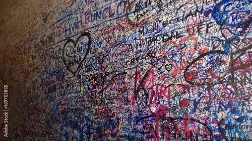 Romeo & Juliet - wall of lovers signing @ Verona Italy