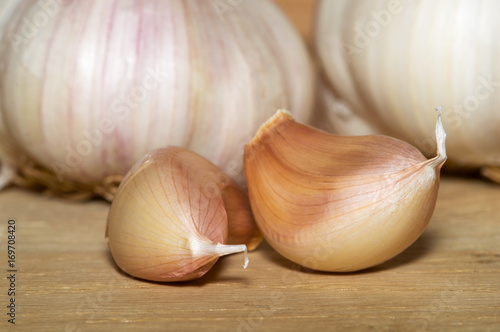 Garlic cloves and bulbs 