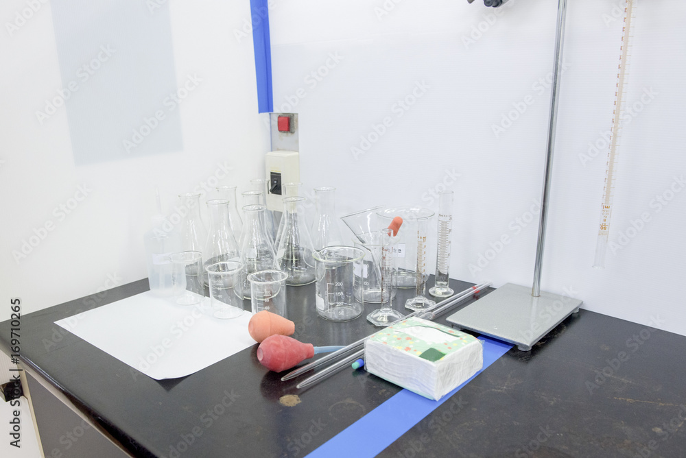 Laboratory experiments in chemistry in Asia