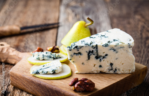 Blue cheese  with fresh pear