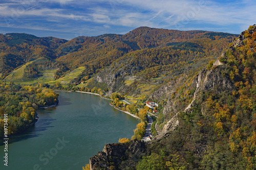 Blick über die Weltnaturerbelandschaft Wachau - Niederösterreich photo