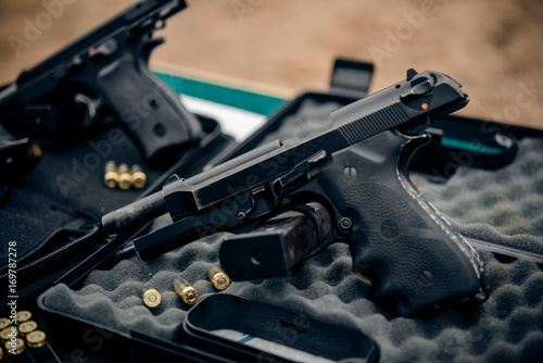 The gun and gun Short black pistol
