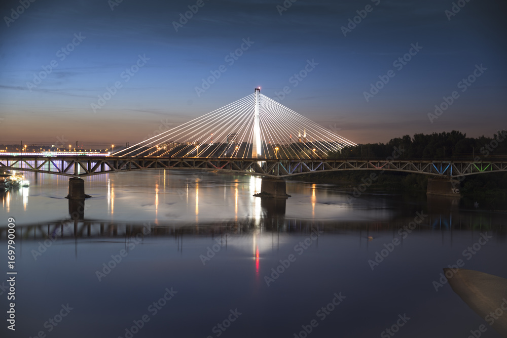 Obraz premium Swietokrzyski bridge Warszawa noc