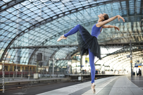Photography Attractive ballerina posing outdoors