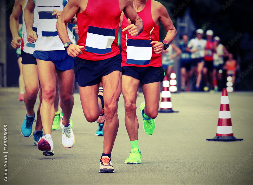 runners run faast with sportswear