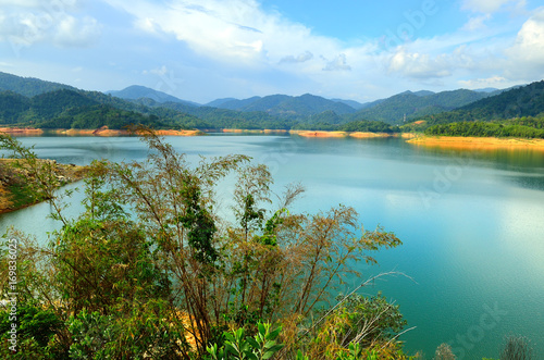 Fototapeta Naklejka Na Ścianę i Meble -  Scenery of man made lake at Sungai Selangor dam during midday...