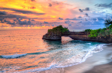 Wandcirkels Bali Tanah Lot zeetempel op Bali  © Chee-Onn Leong