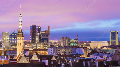 Obraz na płótnie Panorama of the night Tallinn, Estonia w salonie