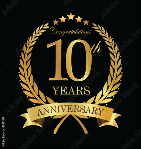 Anniversary golden laurel wreath 10 years