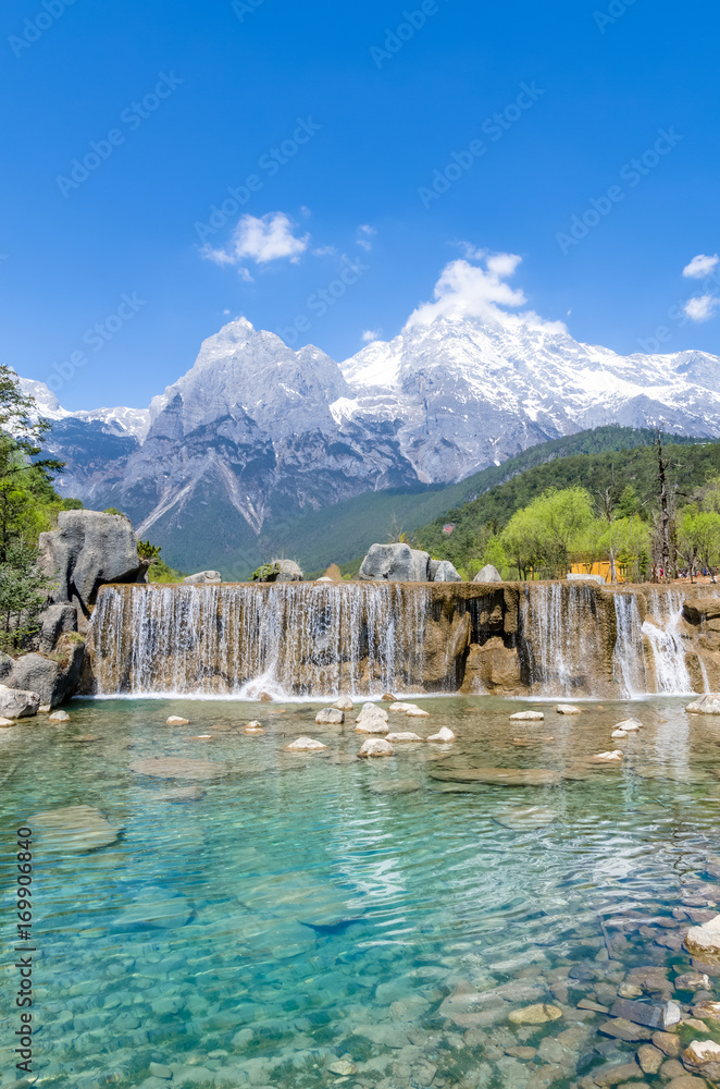Fototapeta premium Beautiful Blue Moon Valley in Jade Dragon Snow Mountain, Lijiang Yunnan China