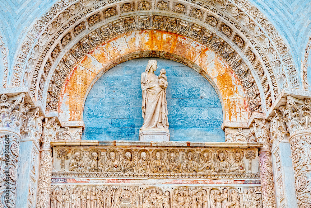 Square of Miracles, Pisa (Tuscany), zoom of the cathedral Square of Miracles, Pisa (Tuscany), zoom of the cathedral