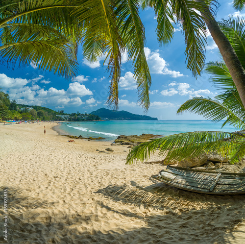 Fototapeta Naklejka Na Ścianę i Meble -  tropical beach with palms