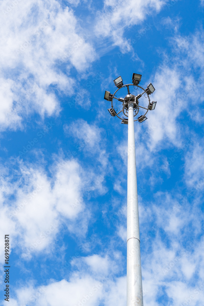 Light pole Power poles are high in the sky Feeling fresh.