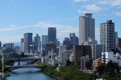 大阪　都市風景 © oyo