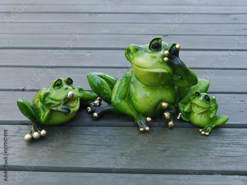 porcelanowa zielona żaba