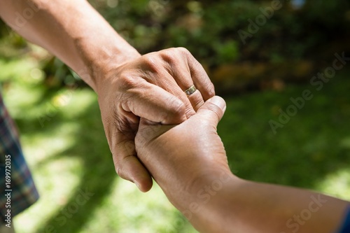Senior couple holding hands © WavebreakMediaMicro