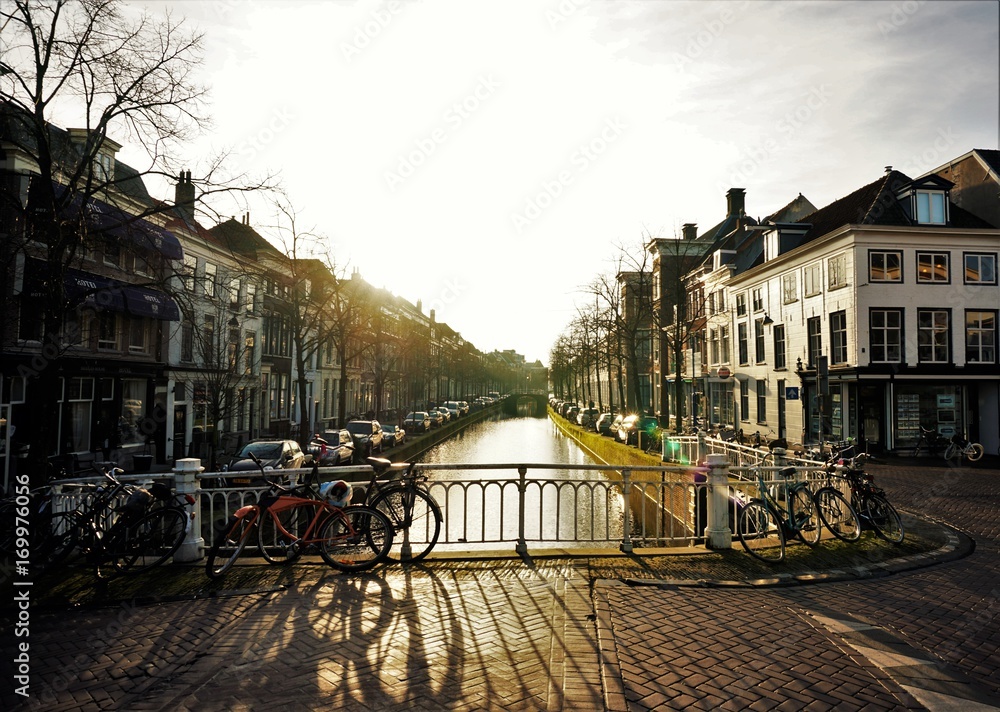 Blick über Kanal in Delft