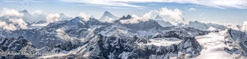 Panel kuchenny z motywem large panorama sur une chaîne de montagne enneigées des Alpes suisses