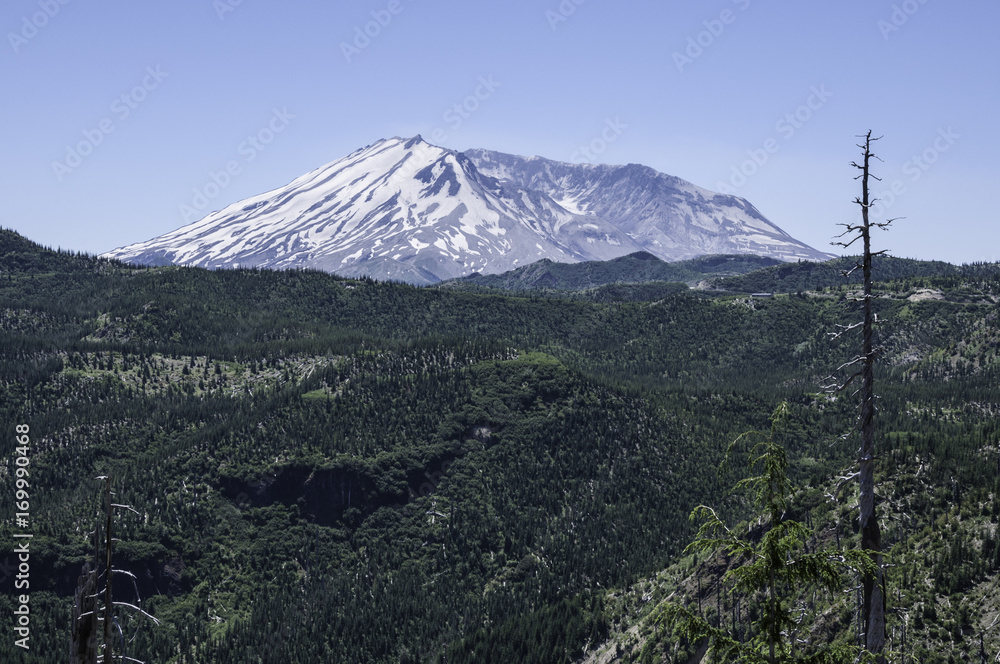 Fototapeta premium Mount St. Helens American Indian name Louwala-Cloug in Washington state USA
