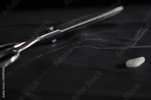 Wallpaper Mural sciccors Torontodigital.ca